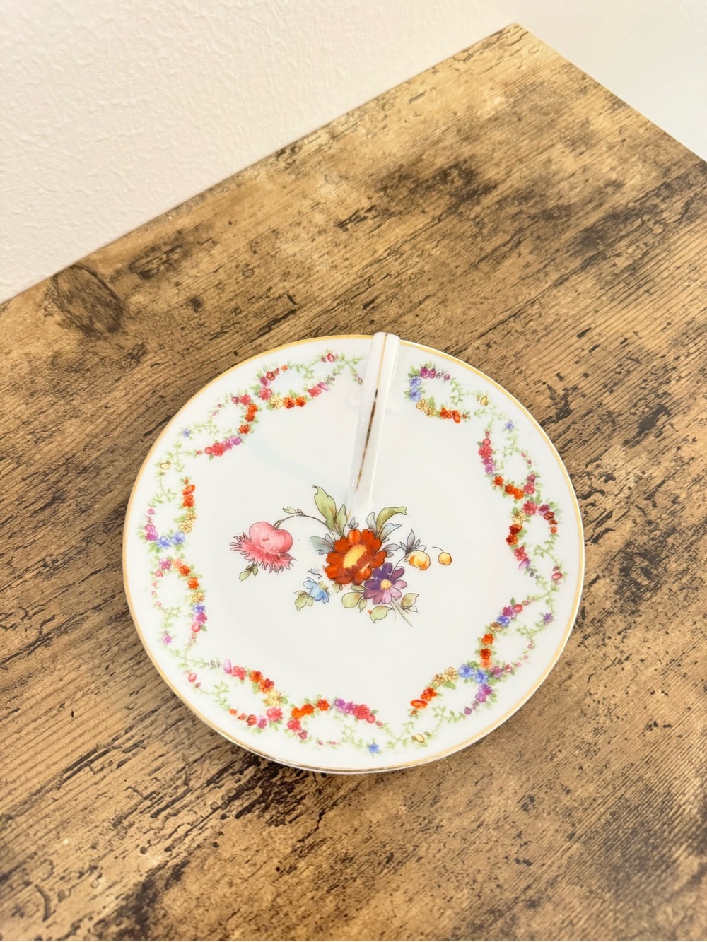 Aria White Handled Floral Serving Plate with Gold Trim - Picture 4 of 8
